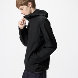 Uniqlo Men’s Rain Jacket 
