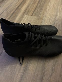 Men’s size 13 Predator football cleats - $60 OBO