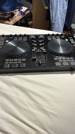 Behringer CMD Studio DJ Controller