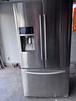 Samsung refrigerator everything works perfectly fine