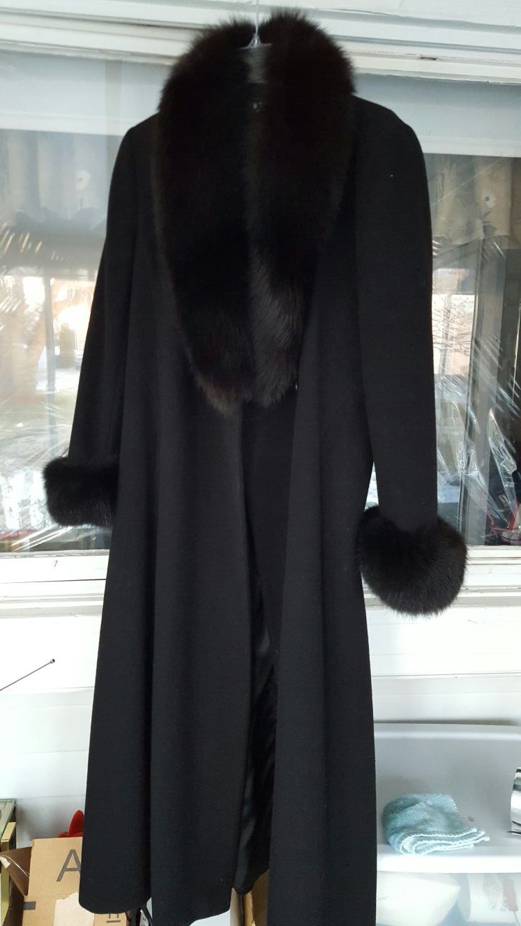Black fox trimmed coat size 8