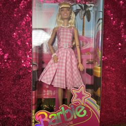 Barbie The Movie – Pink Gingham Dress Barbie Doll (Mattel, 2023)