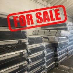 Queen Size Mattress Pillow Top 12" Thick.    Brand New Mattress.    Delivery Available.    All Sizes Available 