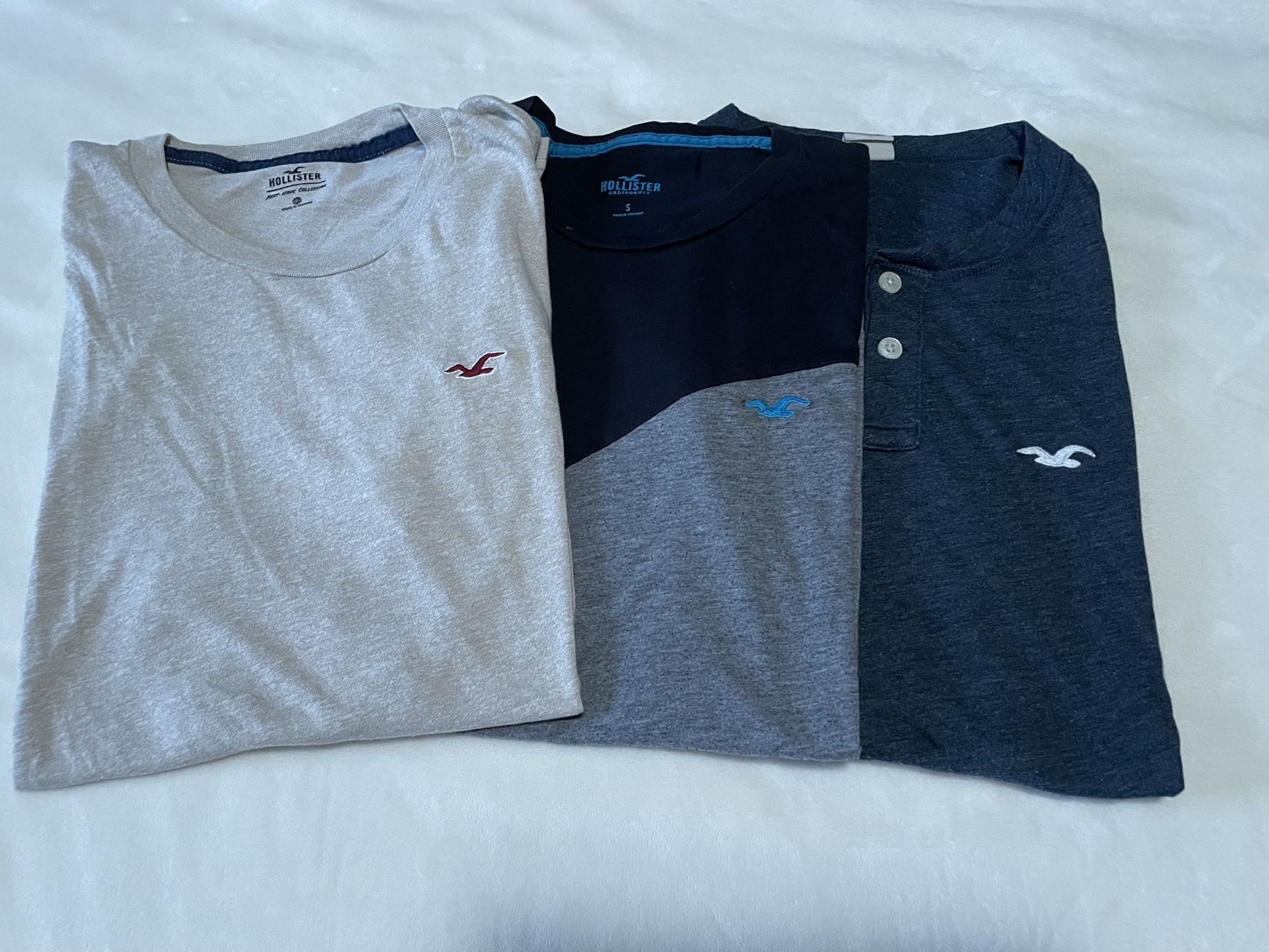 In Good Condition Hollister T-shirts Size Small