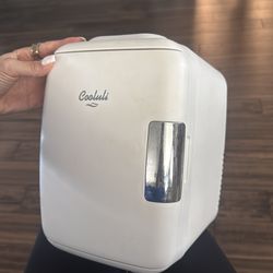 Mini fridge