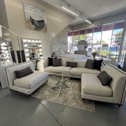 Living room Set , Modern, No Credit Check ‼️