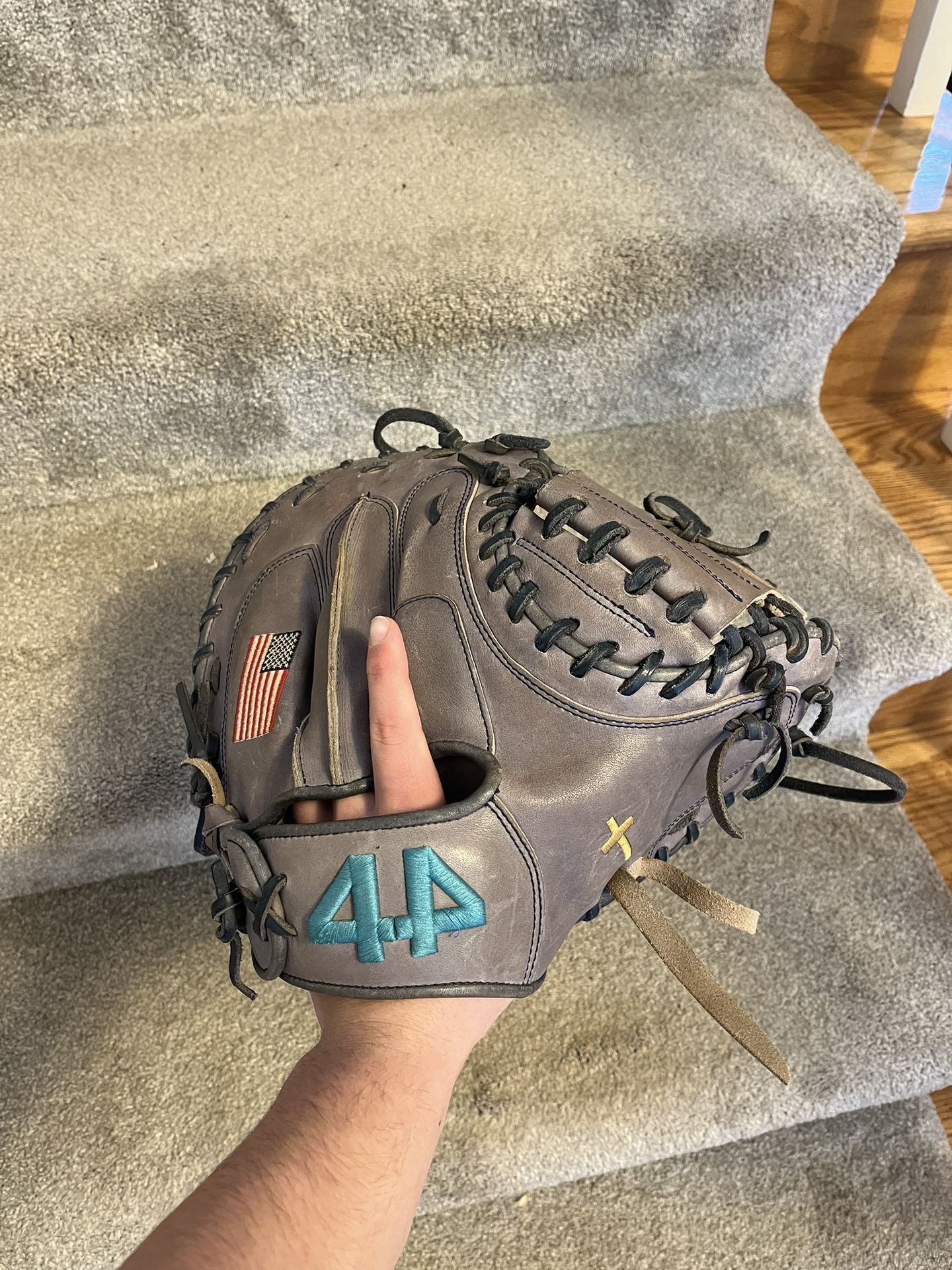Catchers glove- 44 Brand-34 inch
