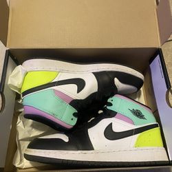 White/Black-Volt-Green Glow Air Jordan 1 Mid(GS)