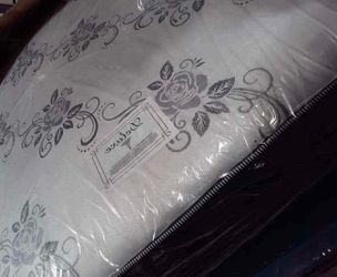 Deluxe brand Queen size mattress set