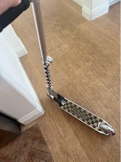 Razor scooter black and white checkers