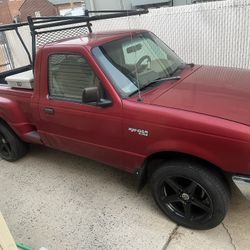 Ford Ranger XLT.     82k Miles