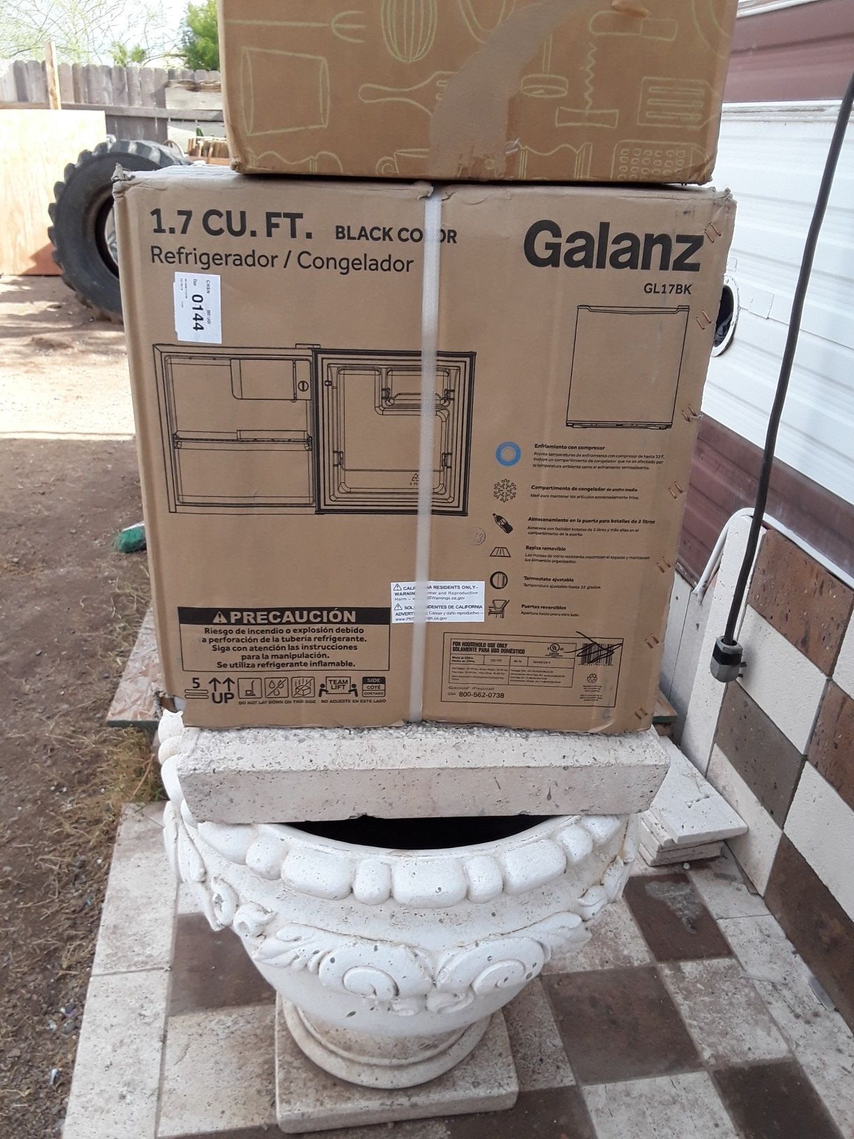 Galanz mini fridge 1.7 cf