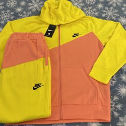 Men Yellow/Peach Nike Sweatsuit (Small- 3X)