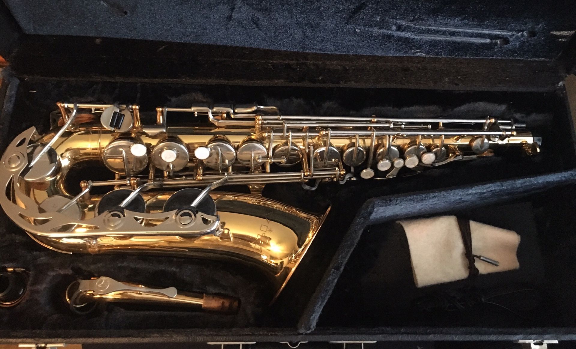 Vito Alto Saxophone made in Japan. One year free service