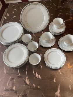 Formal Dinner Ware Set