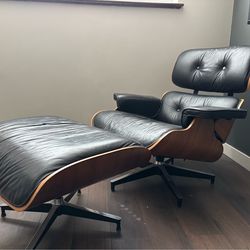 Replica Eames Lounge Chair