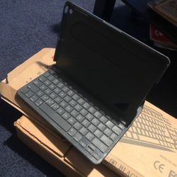 IPad case/keyboard