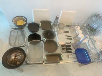 Pyrex utensils and trays