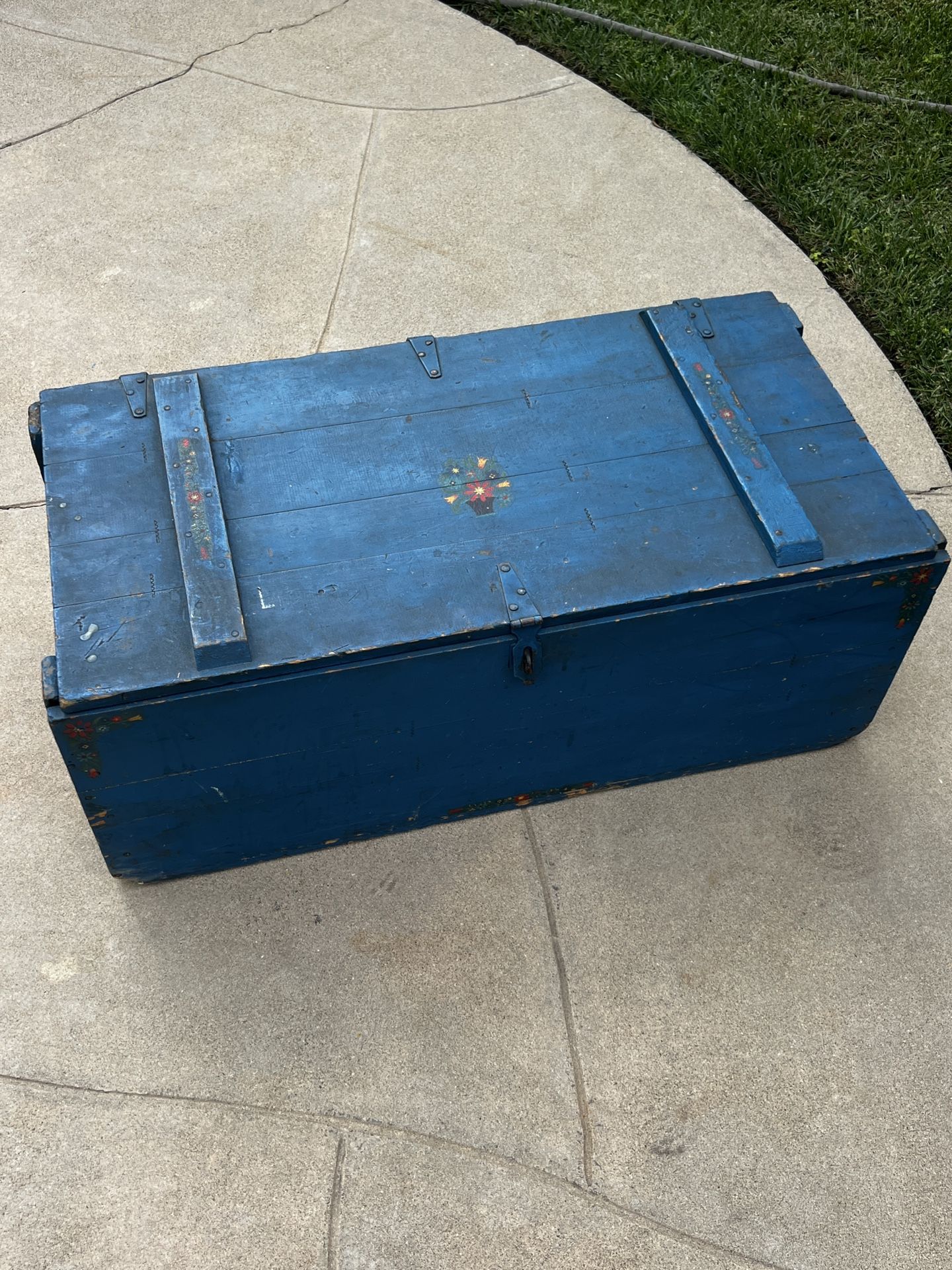 Vintage/Antique Blue Painted Wooden Storage Trunk/Chest