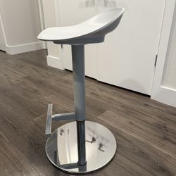 Modern Counter/ Bar Stool