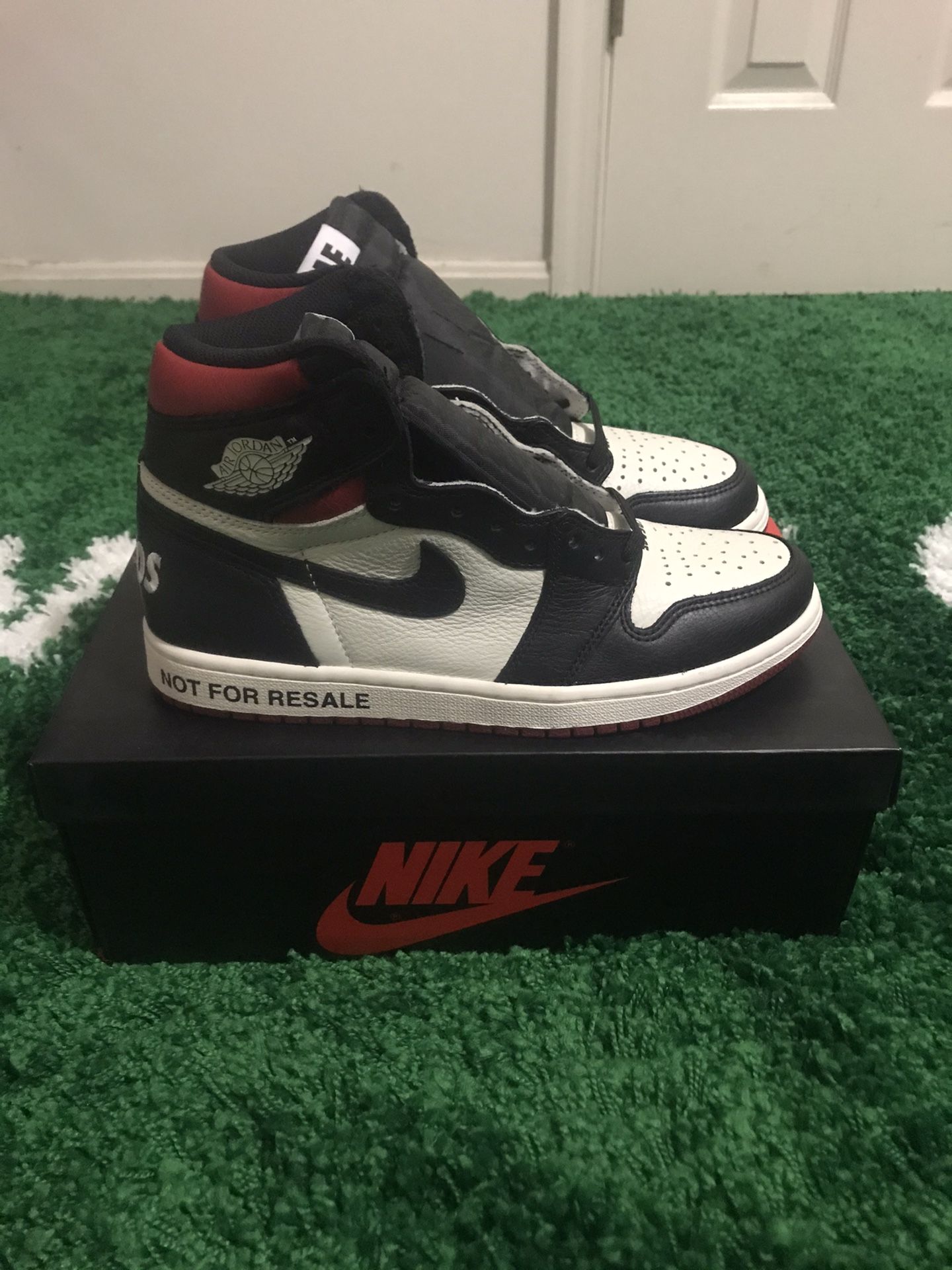 BRAND NEW NIKE AIR JORDAN 1 HIGH NOT FOR RESALE SIZES 4.5 7.5 8