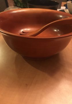Wooden bowl in a good condition