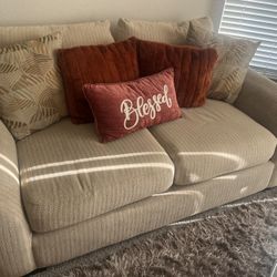 Kanes Couch And Loveseat