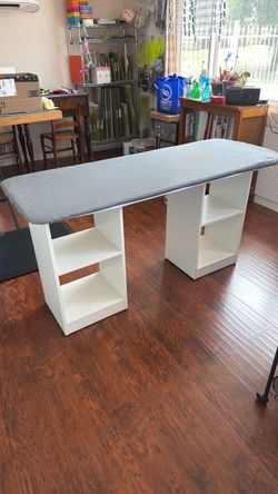 Ironing table