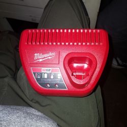 Milwaukee M12 Charger 