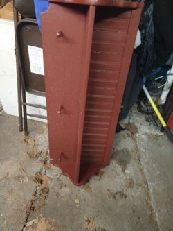 Wall mounted coat and hat rack
