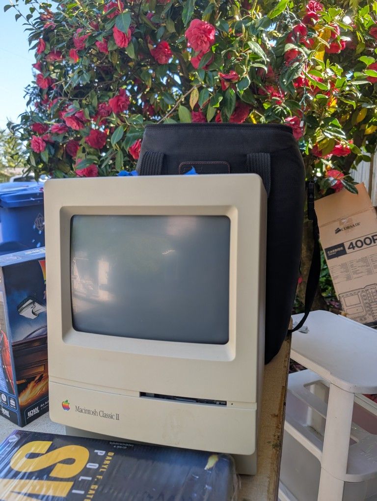 Macintosh Classic 2