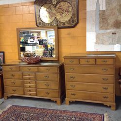 Vintage Three Piece Hearthtone Lammerts Bedroom Set For Sale 