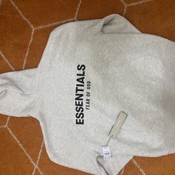 Light gray men’s essential hoodie