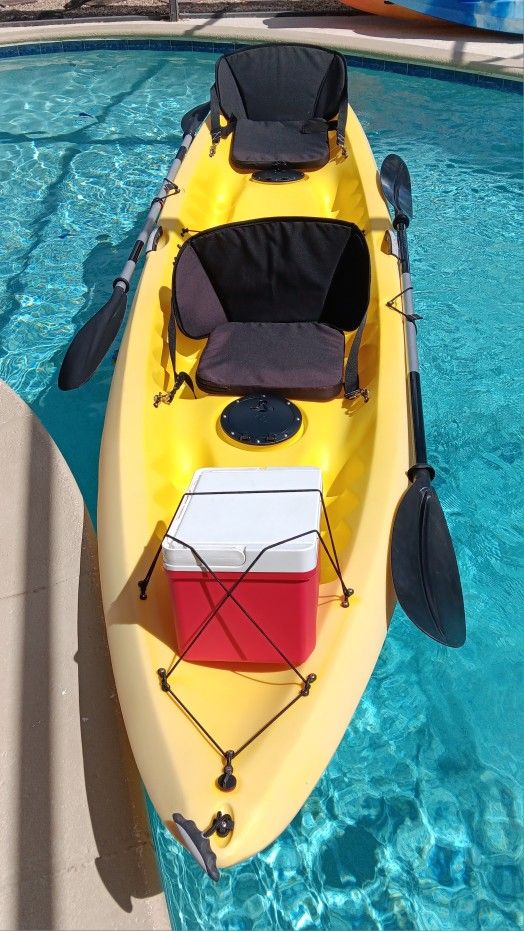 KAYAK 1-2-3 PERSON OCEAN KAYAK MALIBU TWO XL WITH PADDLES