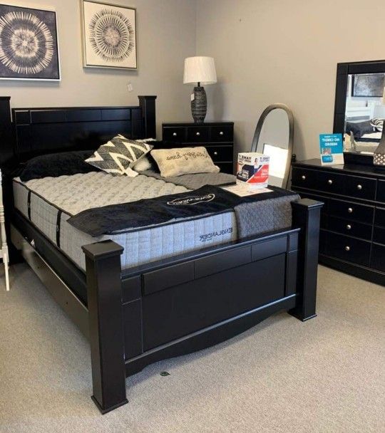 MIRLOTOWN POSTER BEDROOM SET