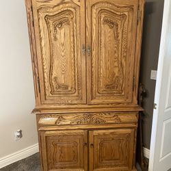 Solid oak armoire!!  tv Not Included 