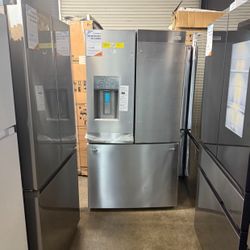 Frigidaire Gallery - 27.8 Cu Ft 3 -Door French Door Refrigerator with Dual Ice Maker 