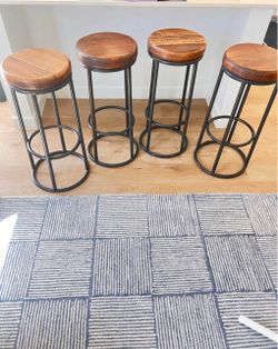 4 Bar stools