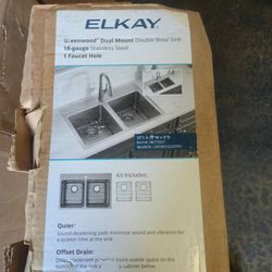 ELKAY Greenwood Drop-in or undermount 33-in x 22-in Stainless steel Double 18-Gauge Kitchen Sink #24