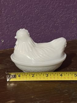 Vintage 1940’s Hazel Atlas Nesting Chicken Milk Glass Butter Dishwasher 