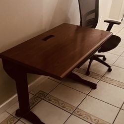 Desk and chair 