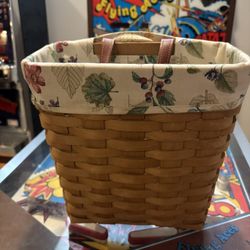 Longaberger hanging wall basket with lining