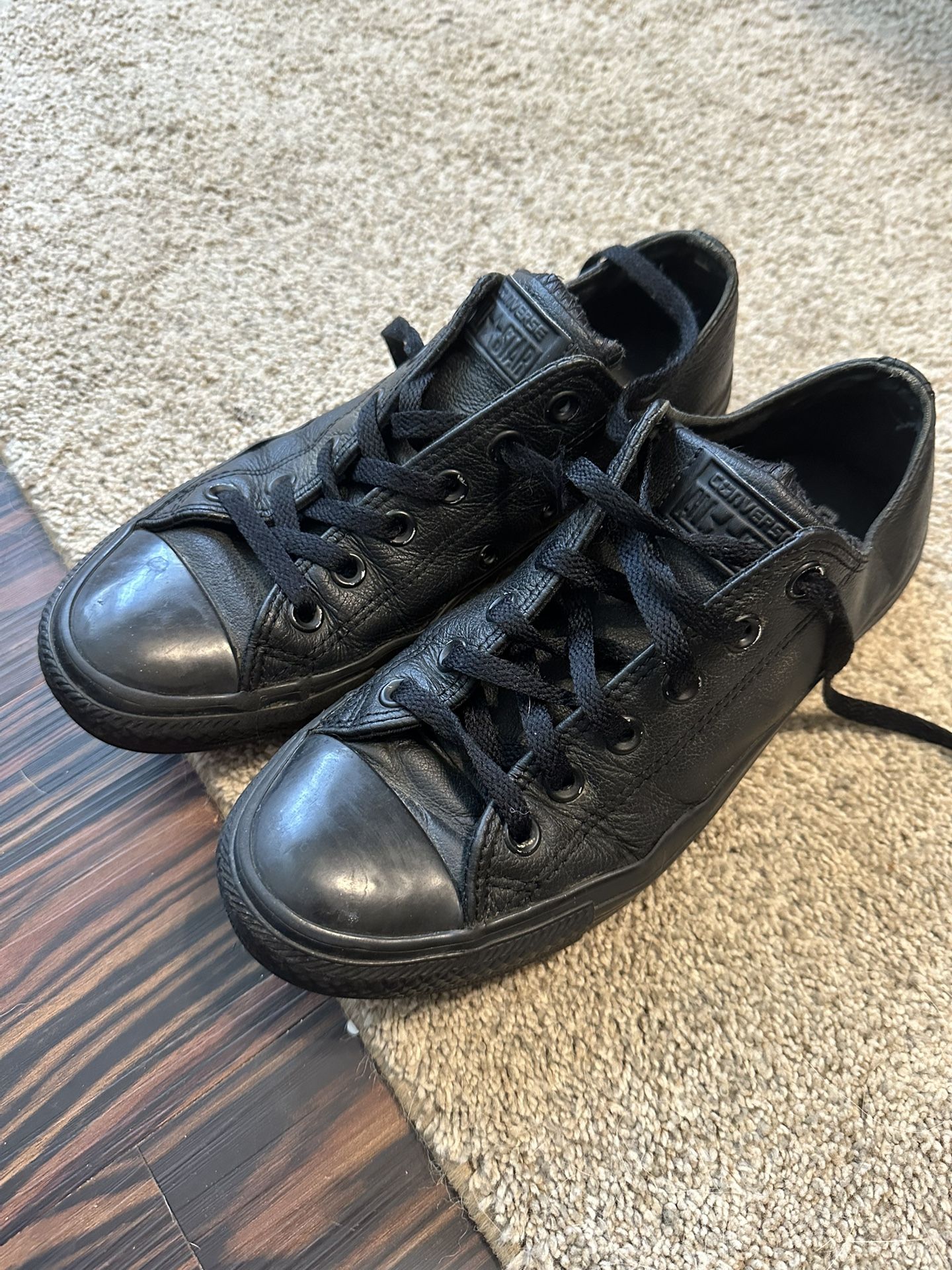 Sz 6.5 Mens Sz 8.5 Women’s Great Condition Converse Shoes