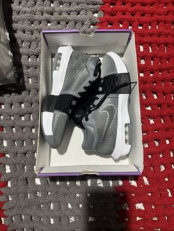 Nike LeBron Witness VIII men’s size 7.5 women’s size 9 brand new