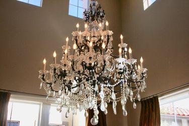 Stunning Crystal Chandelier