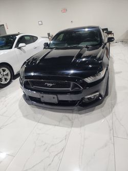 FORD MUSTANG GT