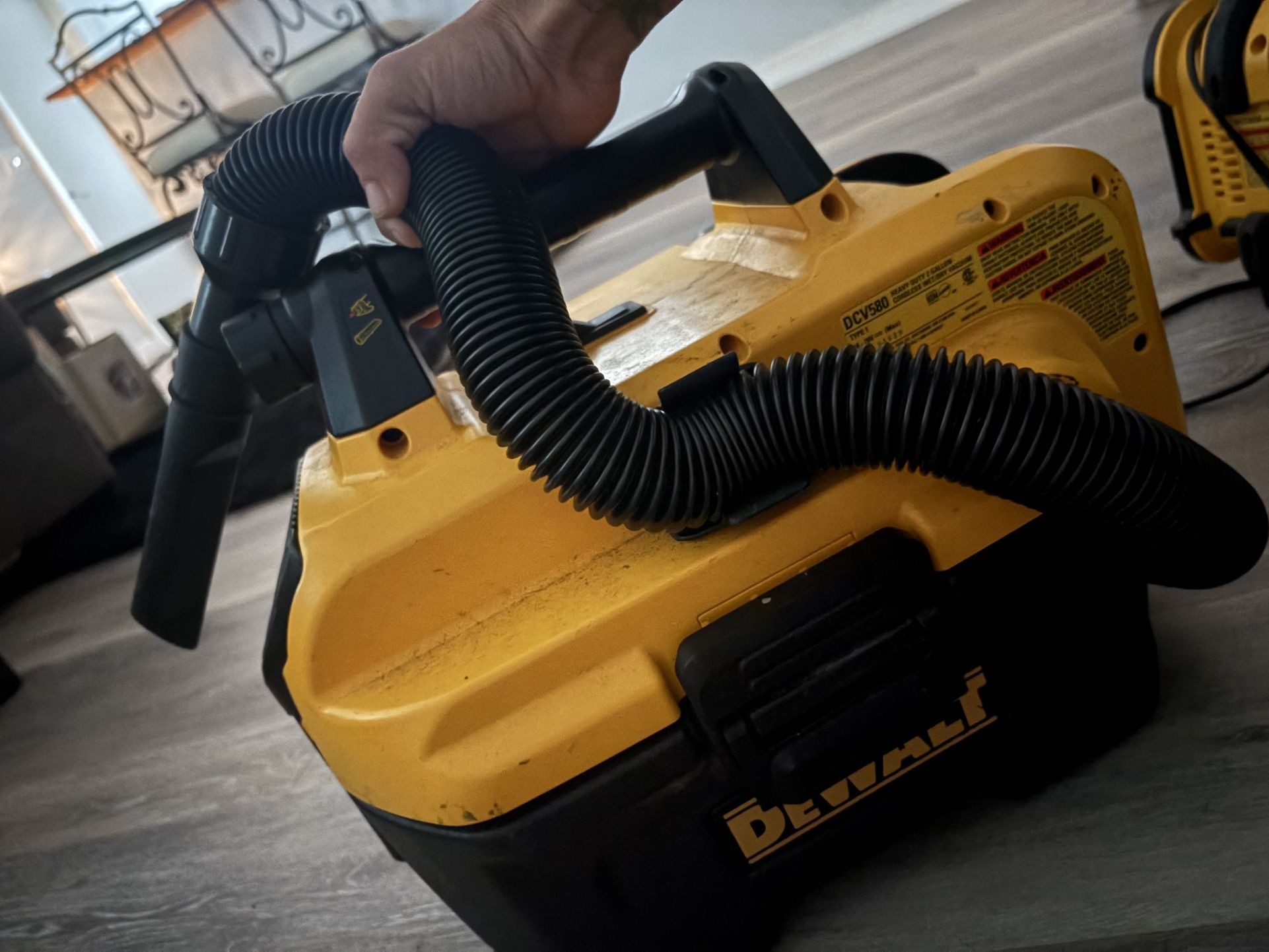 DeWalt Vacuum, Battery + Charger