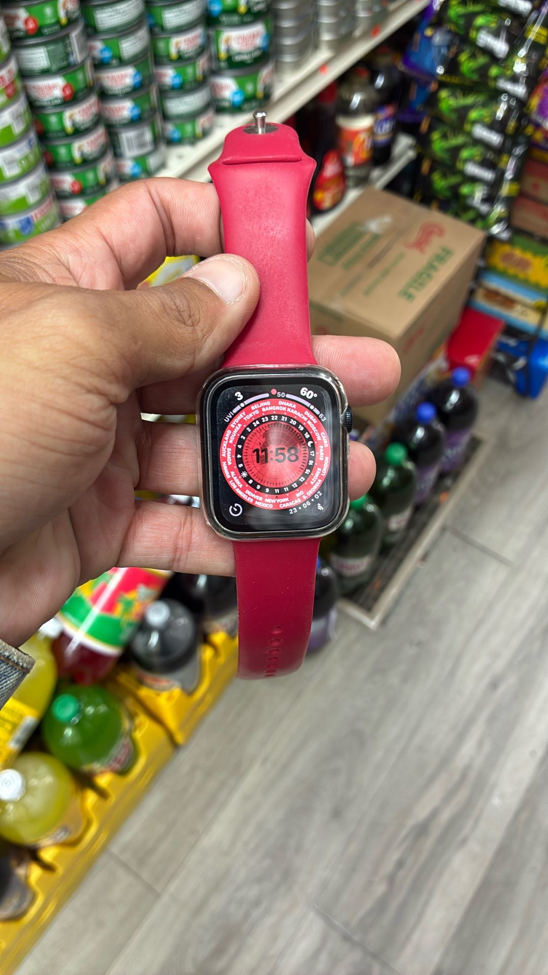 Apple Watch SE 44 Mm $100