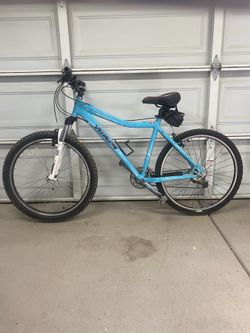 Mint Condition Specialized Hardrock Mountain Bike – 24-Speed, 26" Wheels