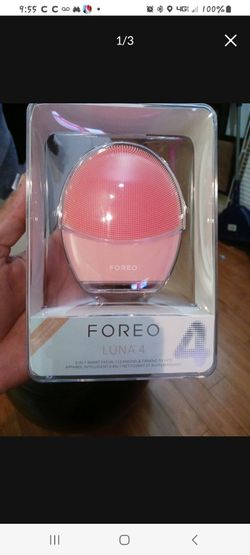 FOREO LUNA 4 Facial Cleansing Device